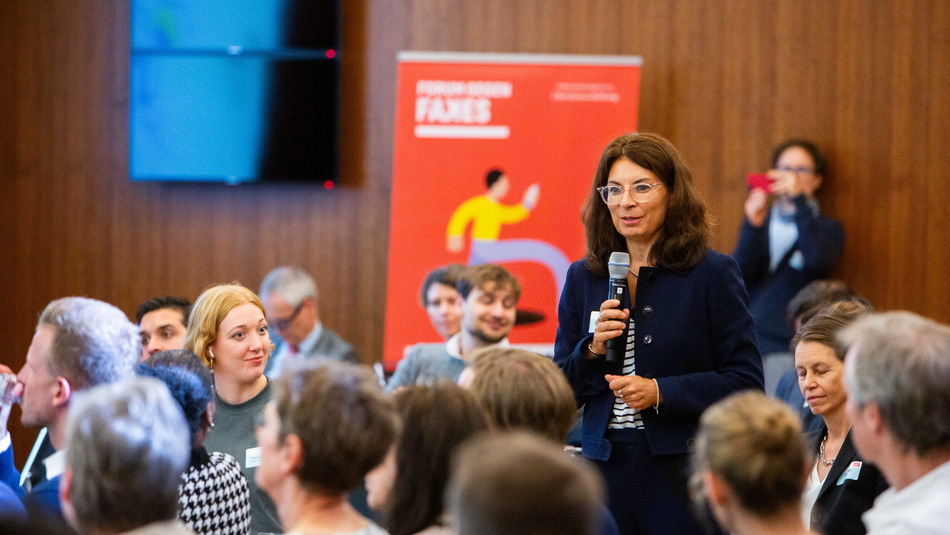 Forum gegen Fakes – Gemeinsam für eine starke Demokratie: Impressionen der Dialogveranstaltung zur Übergabe des Bürgergutachtens am 12. September 2024 im BMI in Berlin