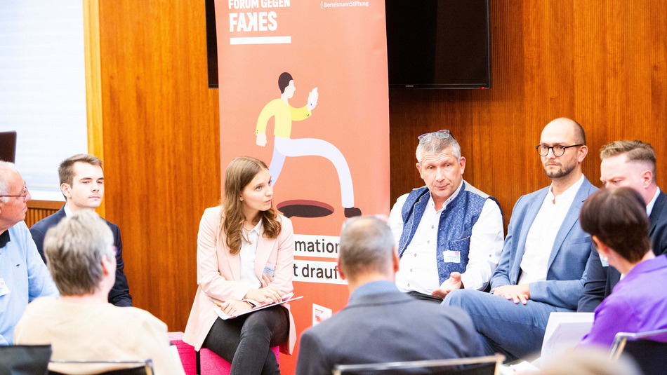 Forum gegen Fakes – Gemeinsam für eine starke Demokratie: Impressionen der Dialogveranstaltung zur Übergabe des Bürgergutachtens am 12. September 2024 im BMI in Berlin