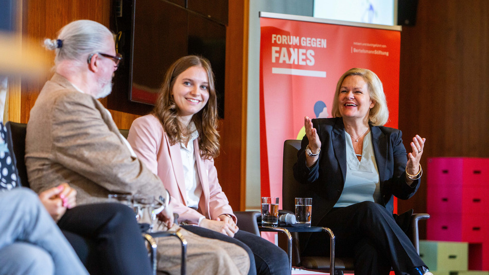 Forum gegen Fakes – Gemeinsam für eine starke Demokratie: Impressionen der Dialogveranstaltung zur Übergabe des Bürgergutachtens am 12. September 2024 im BMI in Berlin