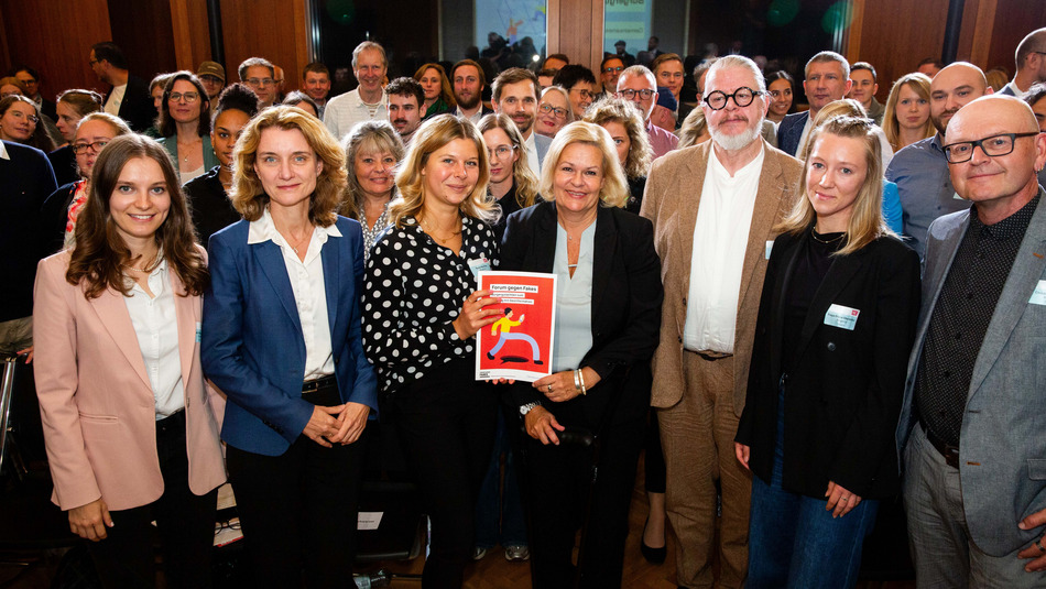 Forum gegen Fakes – Gemeinsam für eine starke Demokratie: Impressionen der Dialogveranstaltung zur Übergabe des Bürgergutachtens am 12. September 2024 im BMI in Berlin